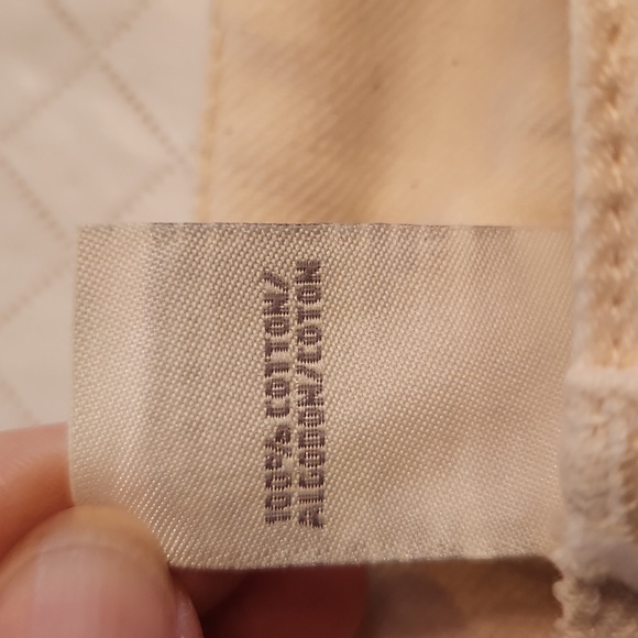 Liz Claiborne, 100 % cotton, medium weight denim jeans, size 6 - Picture 10 of 12